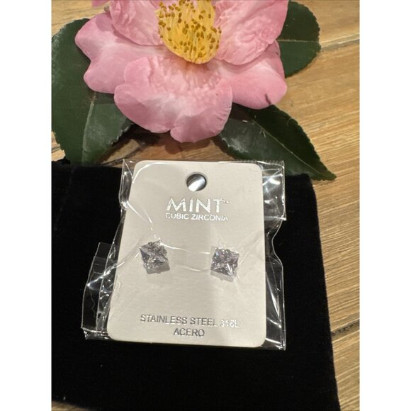 Stainless Steel Square CZ Earrings 316L Silvertone Studs NEW W Gift Bag - Picture 5 of 6